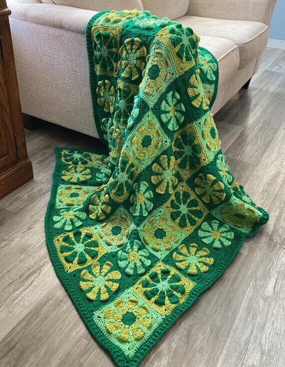 Boho Retro Daisy Granny Square Blanket Free Crochet Pattern