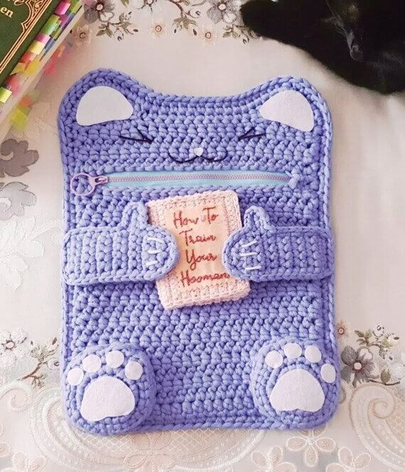 Cat Book Sleeve Free Crochet Pattern and Video Tutorial