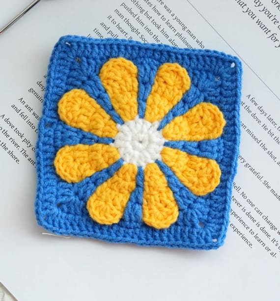 Crochet Easy Daisy Granny Square