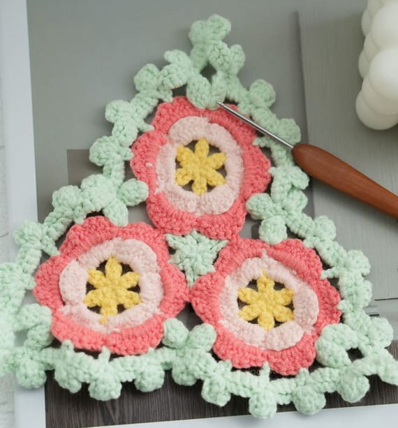 Crochet Triangle Granny Square