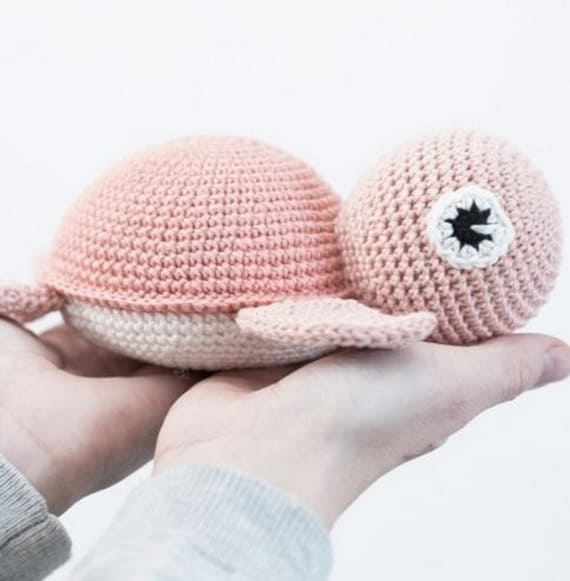 DIY Crocheted turtle