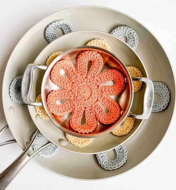 Flower Power Pan Protectors Free Crochet Pattern and Video