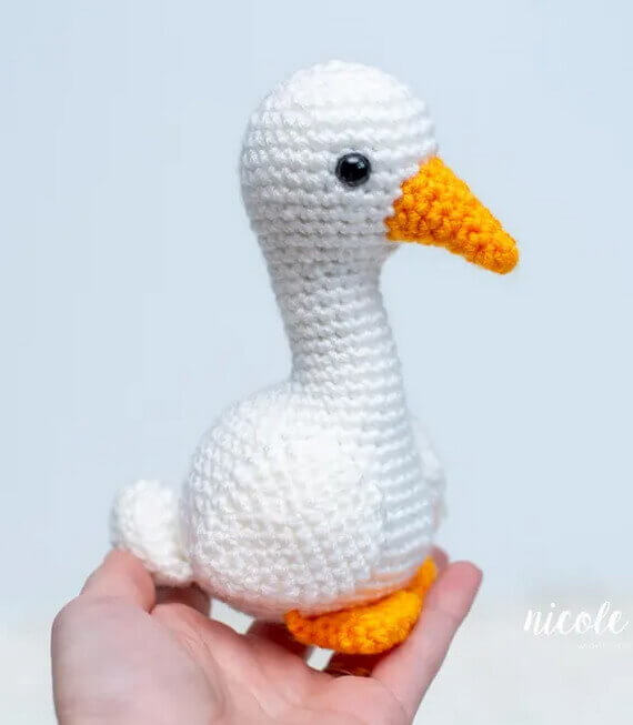 Gwen the Silly Goose Amigurumi Free Crochet Pattern