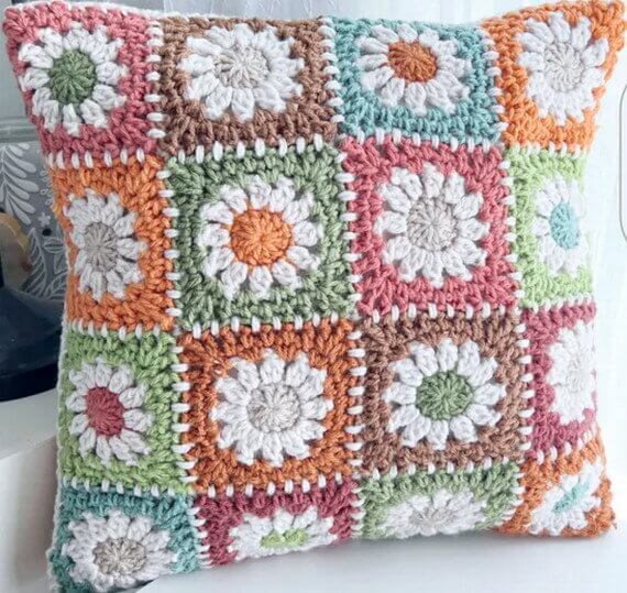 Happy Petal Pillow Free Crochet Pattern and Video Tutorial