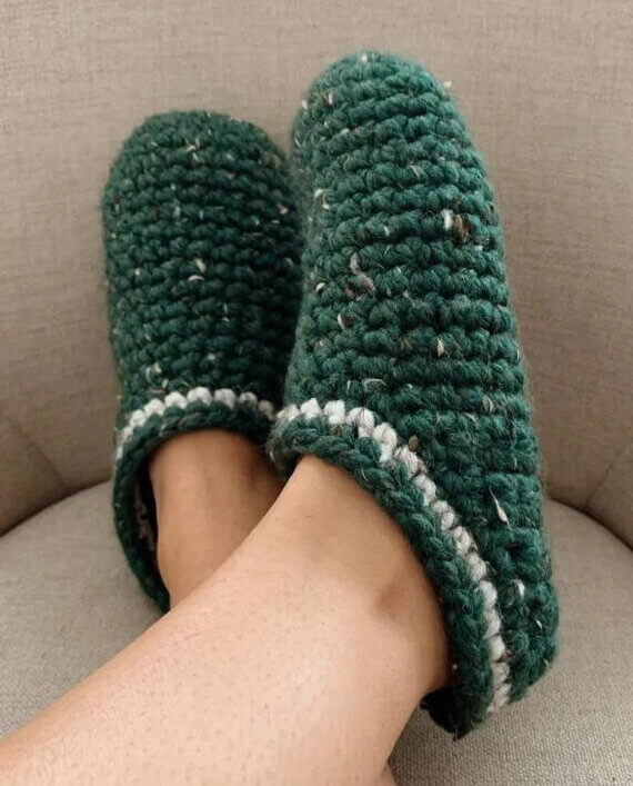 House Slippers Free Crochet Pattern and Video Tutorial