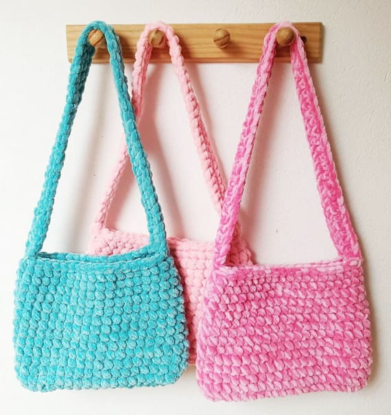 Huggy Bag Free Crochet Pattern