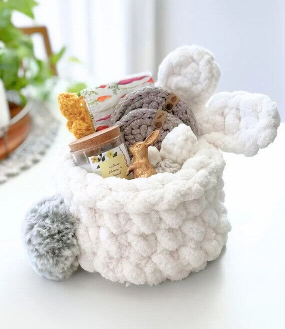 Jumbo Bunny Basket Free Crochet Pattern and Video Tutorial