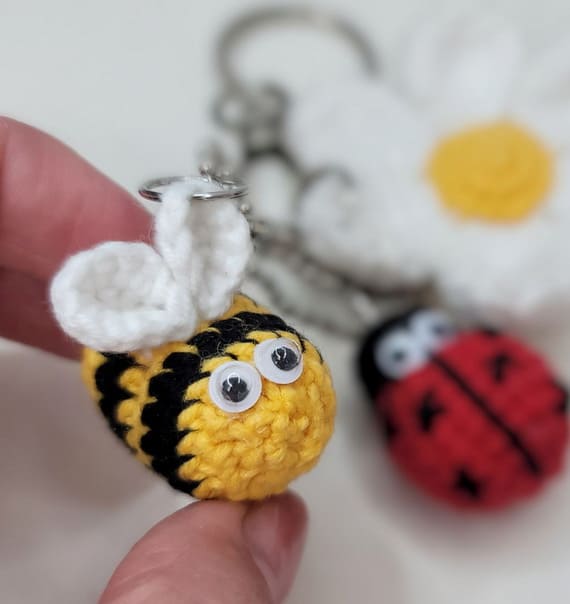 Little Bumble Bee Video Tutorial