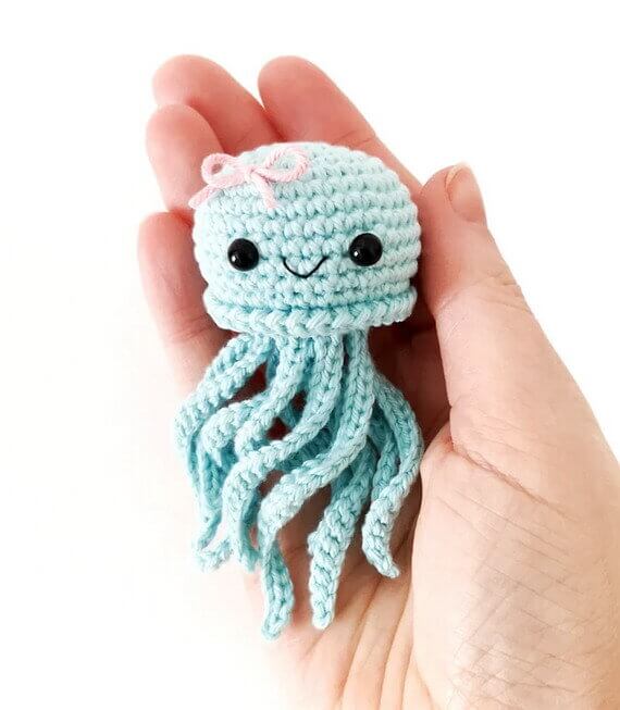 No-Sew Jellyfish Free Crochet Pattern