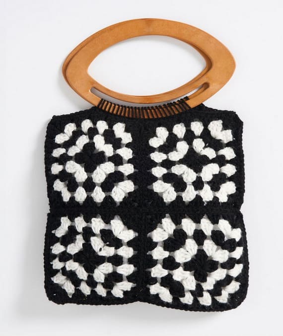 Paranormal Purse – Free Granny Square Crochet Bag Pattern