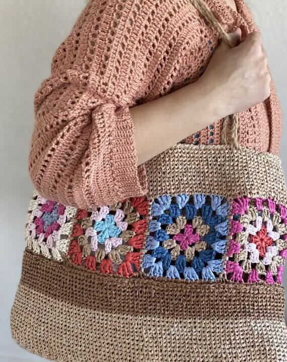 Raffia Granny Square Bag Free Crochet Pattern and Video Tutorial