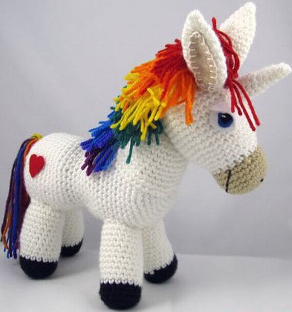 Rainbow Unicorn Amigurumi - Free Pattern
