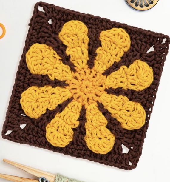 Retro Daisy Granny Square