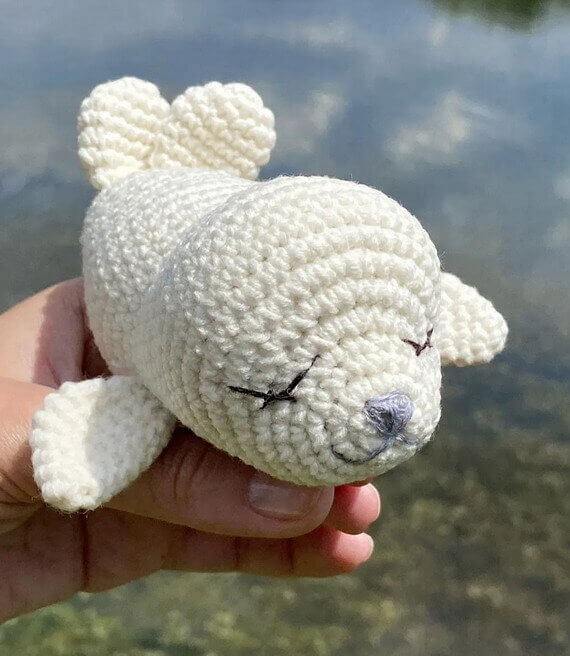 Snowy, the Baby Seal Free Crochet Pattern