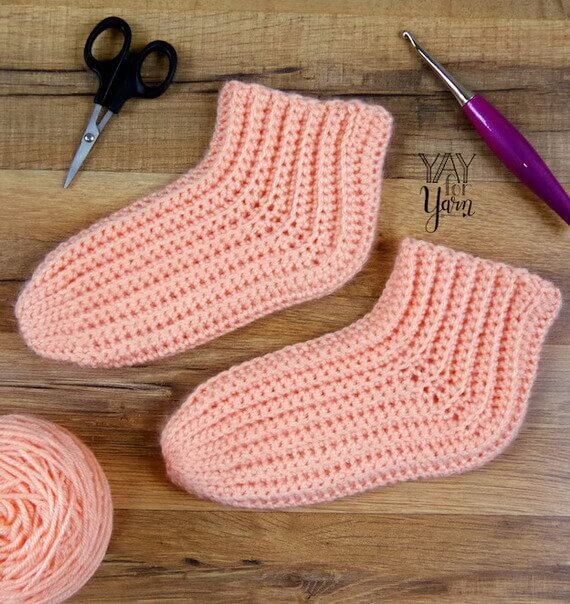 Super Easy Slipper Socks Free Crochet Pattern and Video Tutorial