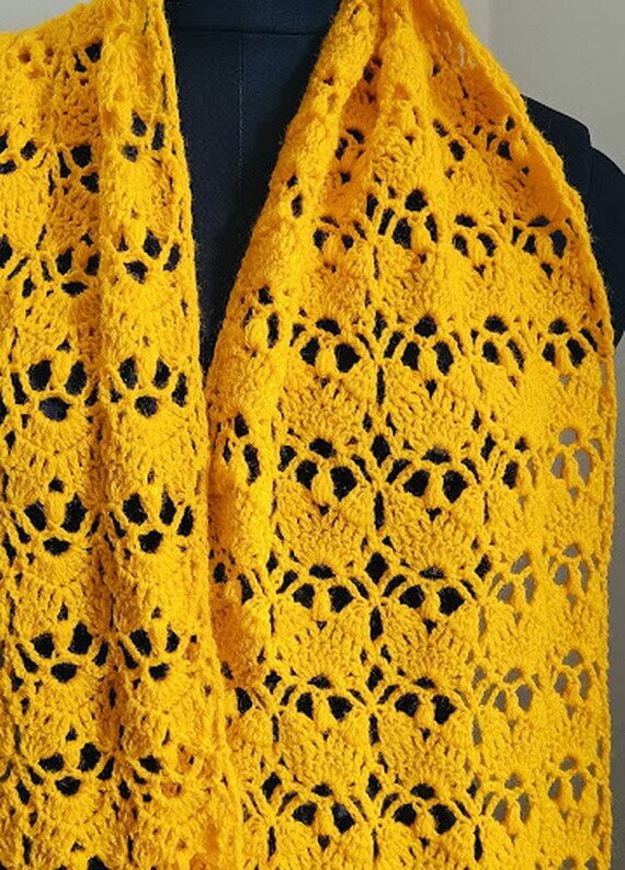 Tulip Garden Scarf Free Crochet Pattern and Video Tutorial