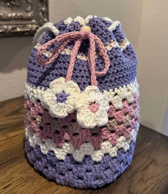 Venusray’s Lilly Lunch Bag Free Crochet Pattern