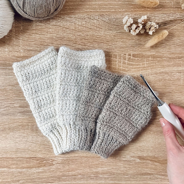 Mila Wrist Warmers