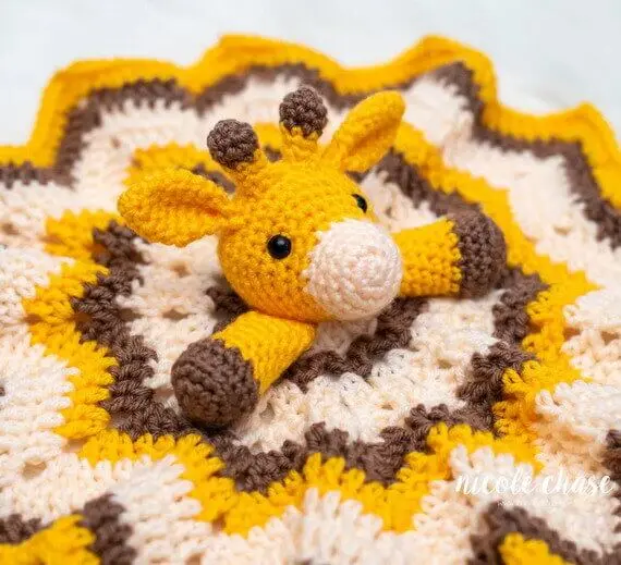 Hug Me Giraffe Lovey Free Crochet Pattern